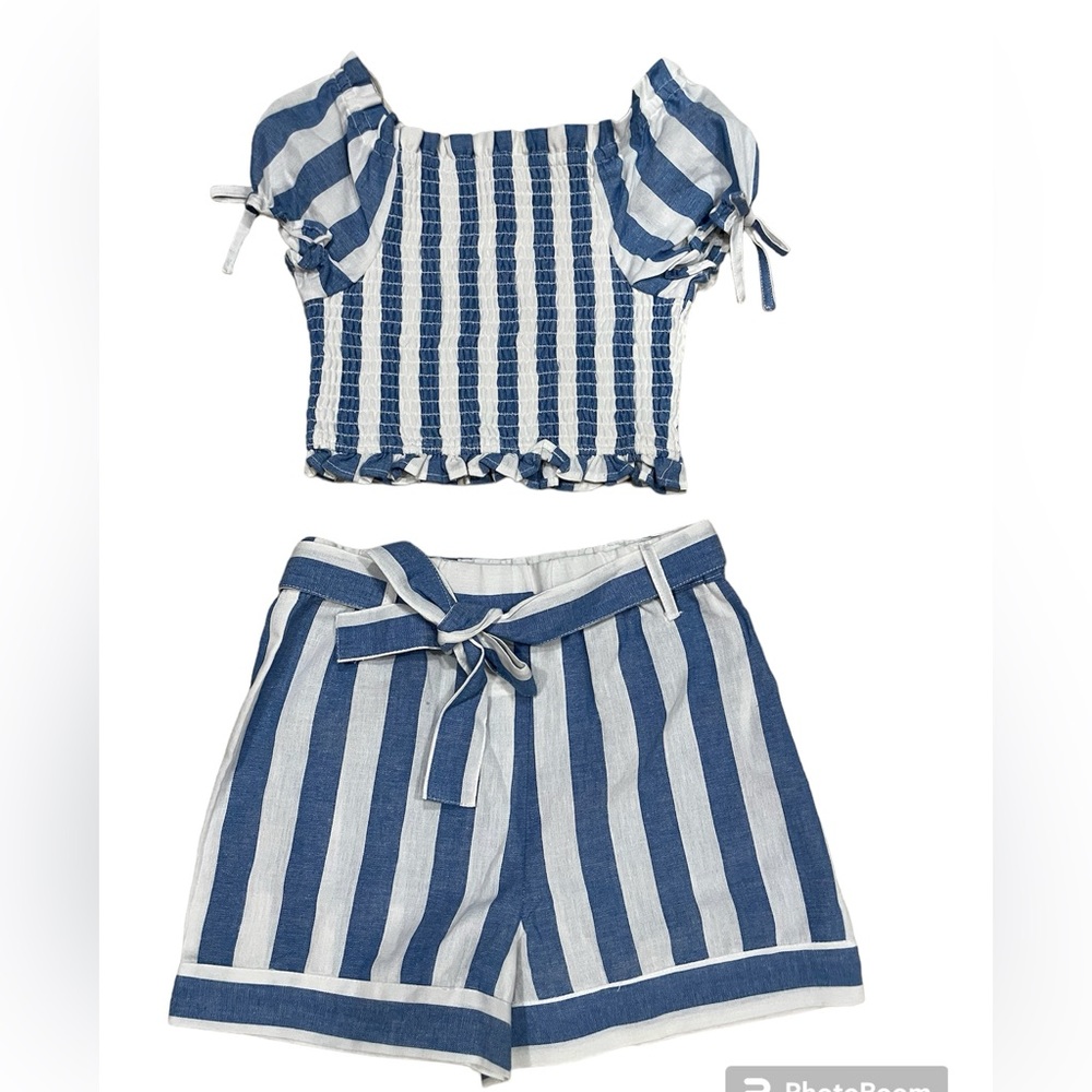 Rare Editions kids matching shorts and top set in size 5T.